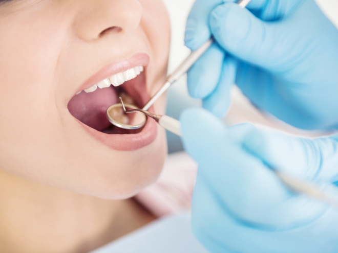 Fotos Der stomatologische Arbeitsplatz
